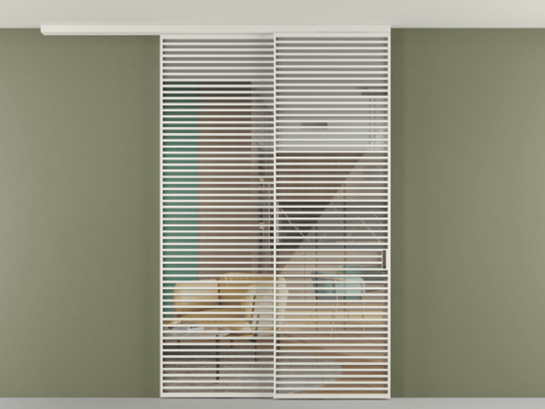 Перегородка Формато вдоль стены на потолок 2 створки с синхронным механизмом АЛПР 040.07 Алюминий Белый Рефлективное прозрачное стекло "Стопсол", калёное Цена 27660 Br | Volhovec