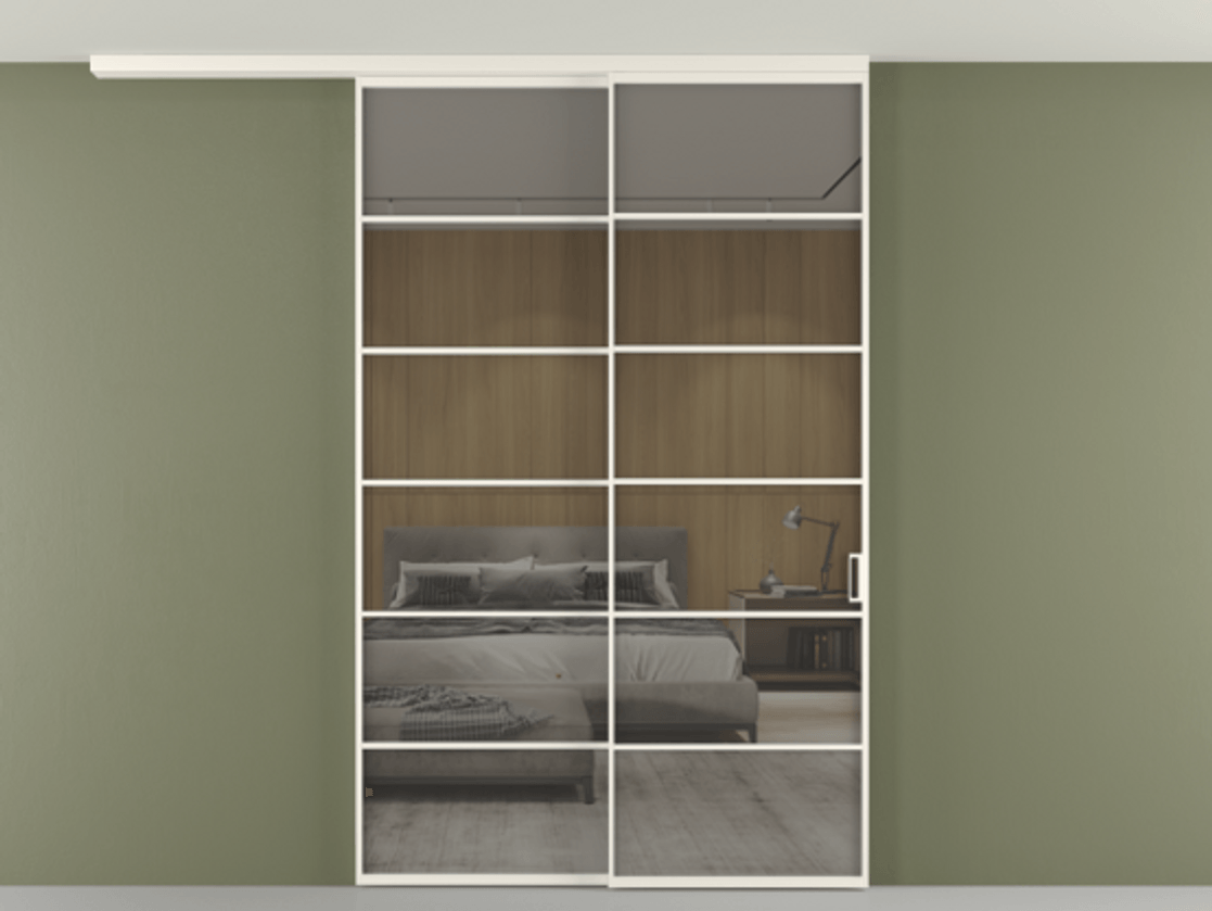 Перегородка Формато вдоль стены на потолок 2 створки с синхронным механизмом АЛПР 040.04 Алюминий пудровый белый Рефлективное серое стекло "Стопсол", калёное Цена 18400 Br | Volhovec